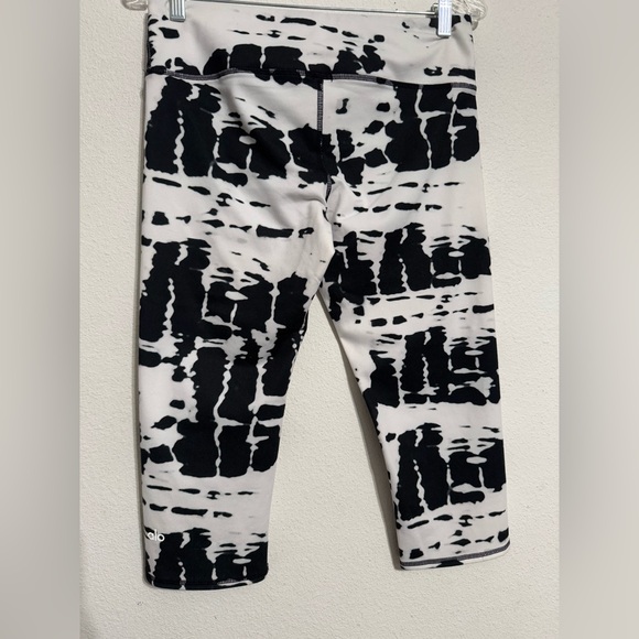 Alo Black and white graphic leggings - Picture 2 of 6